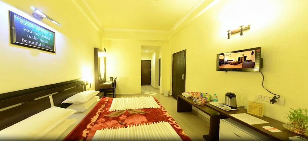 Hotel Hong Kong Inn Amritsar Buitenkant foto