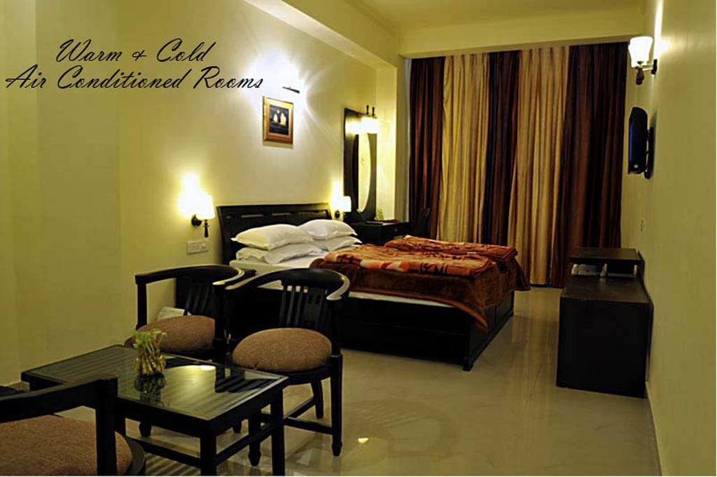Hotel Hong Kong Inn Amritsar Kamer foto