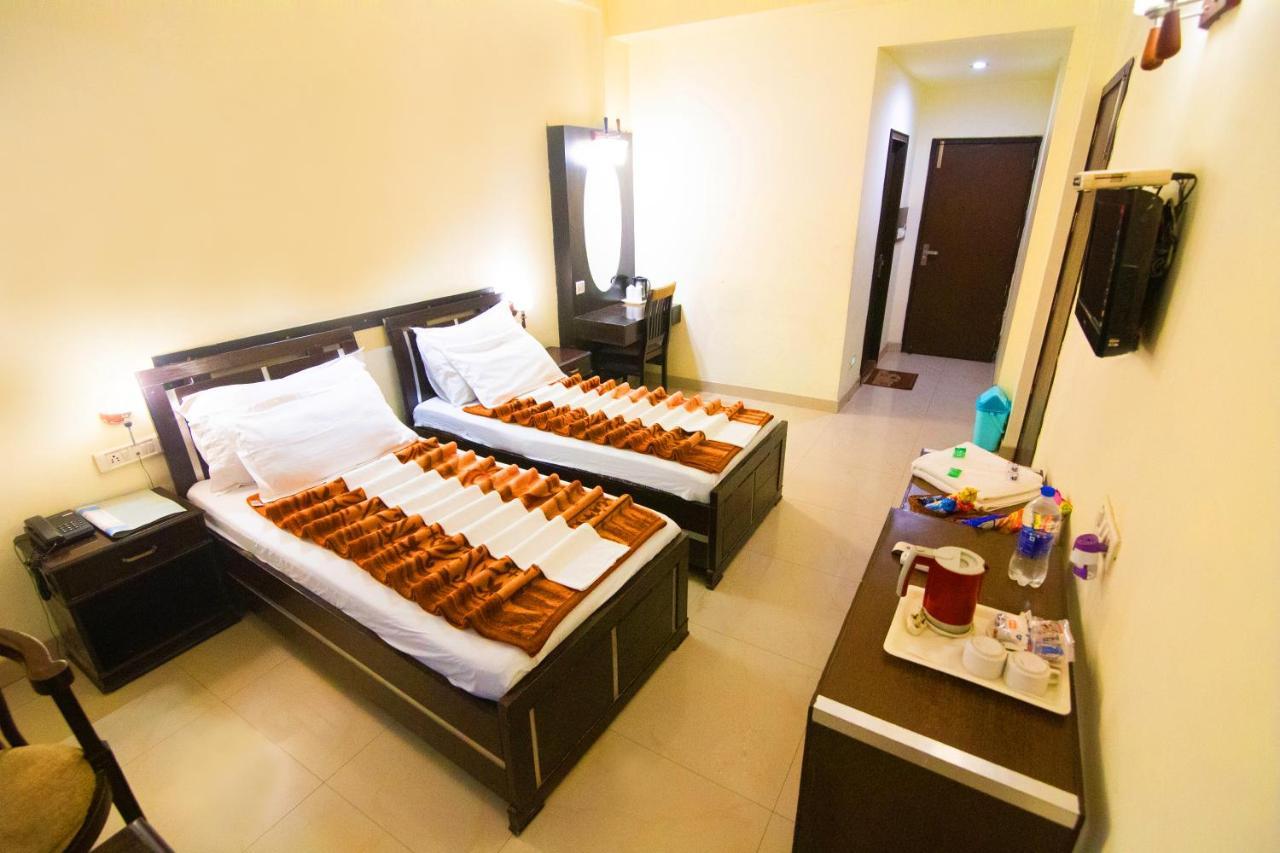 Hotel Hong Kong Inn Amritsar Buitenkant foto