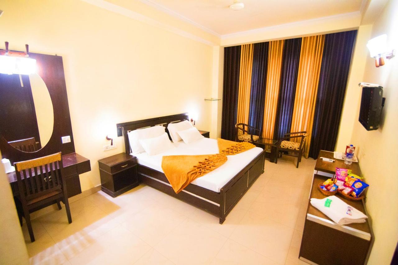 Hotel Hong Kong Inn Amritsar Buitenkant foto