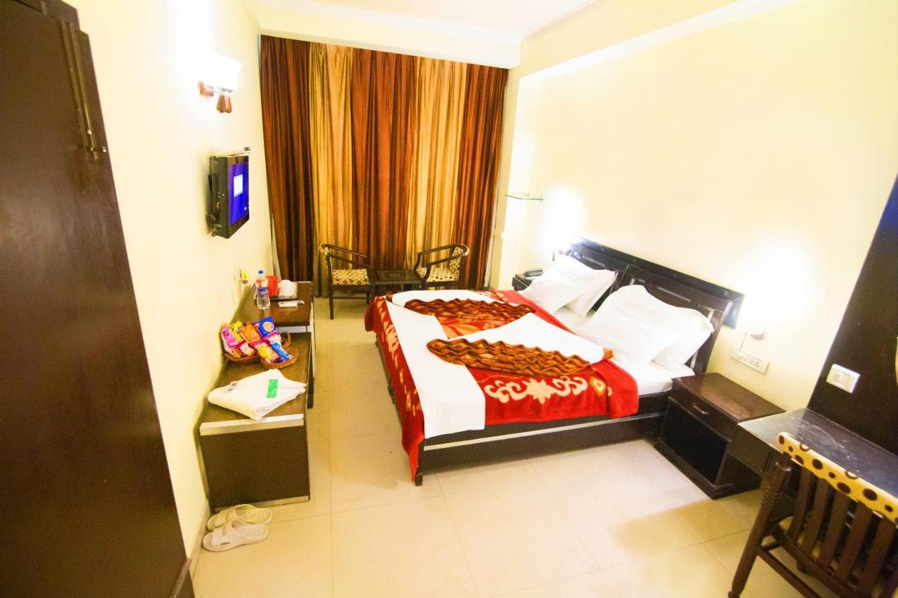 Hotel Hong Kong Inn Amritsar Buitenkant foto