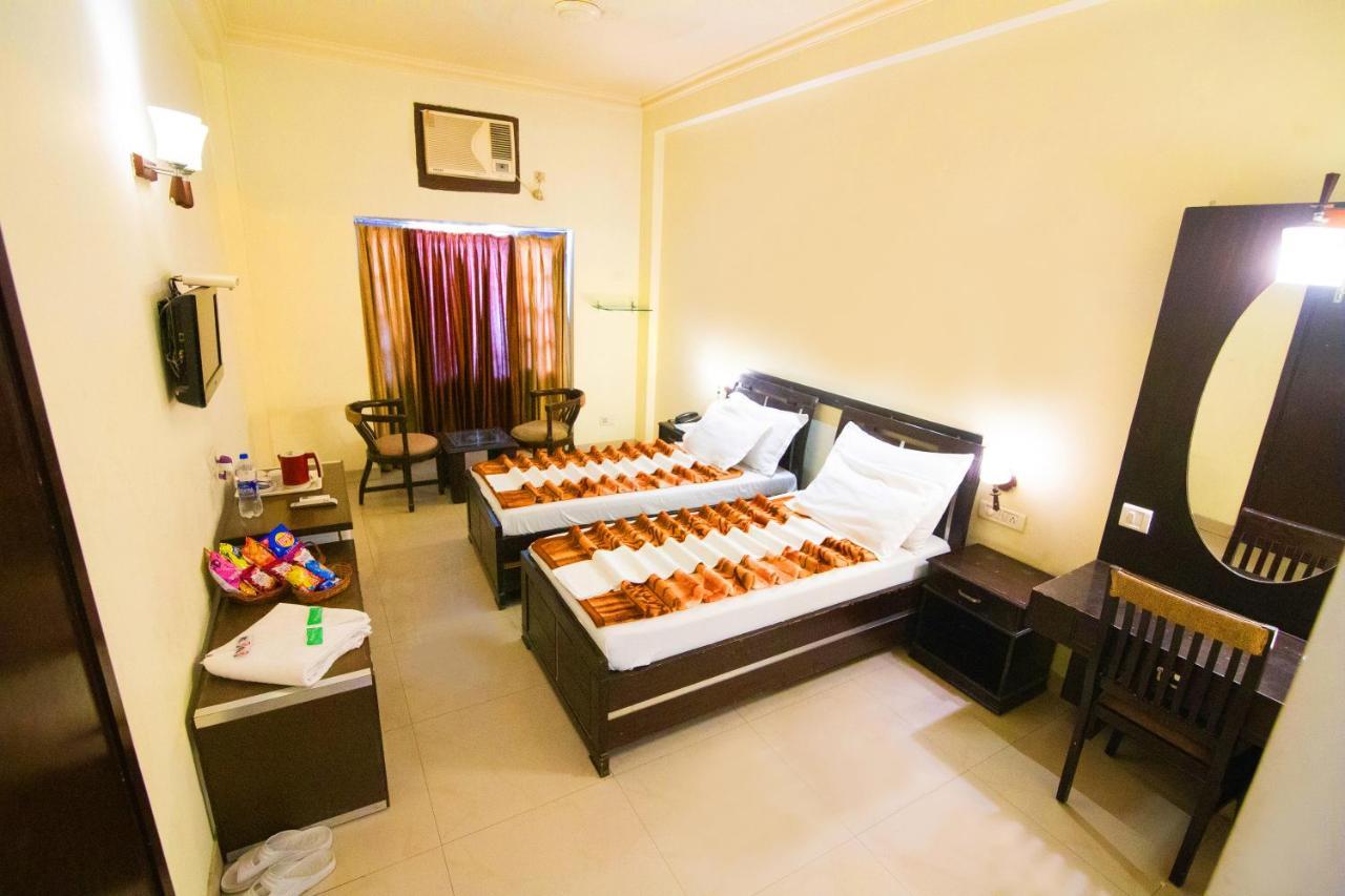 Hotel Hong Kong Inn Amritsar Buitenkant foto