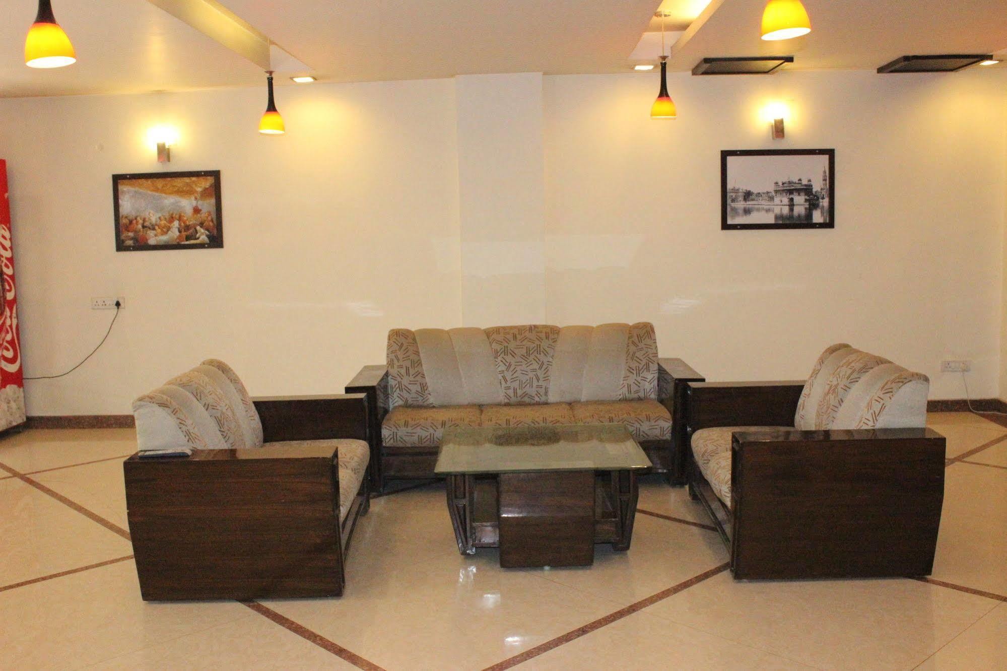 Hotel Hong Kong Inn Amritsar Buitenkant foto