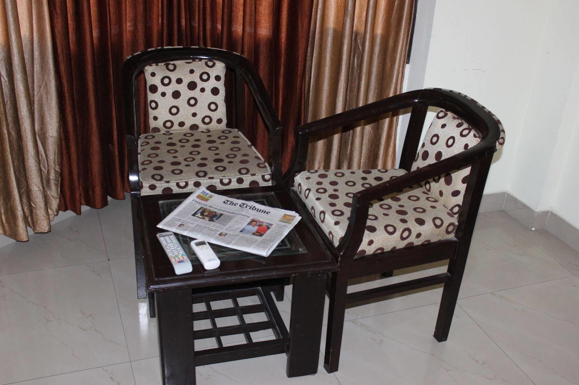Hotel Hong Kong Inn Amritsar Buitenkant foto