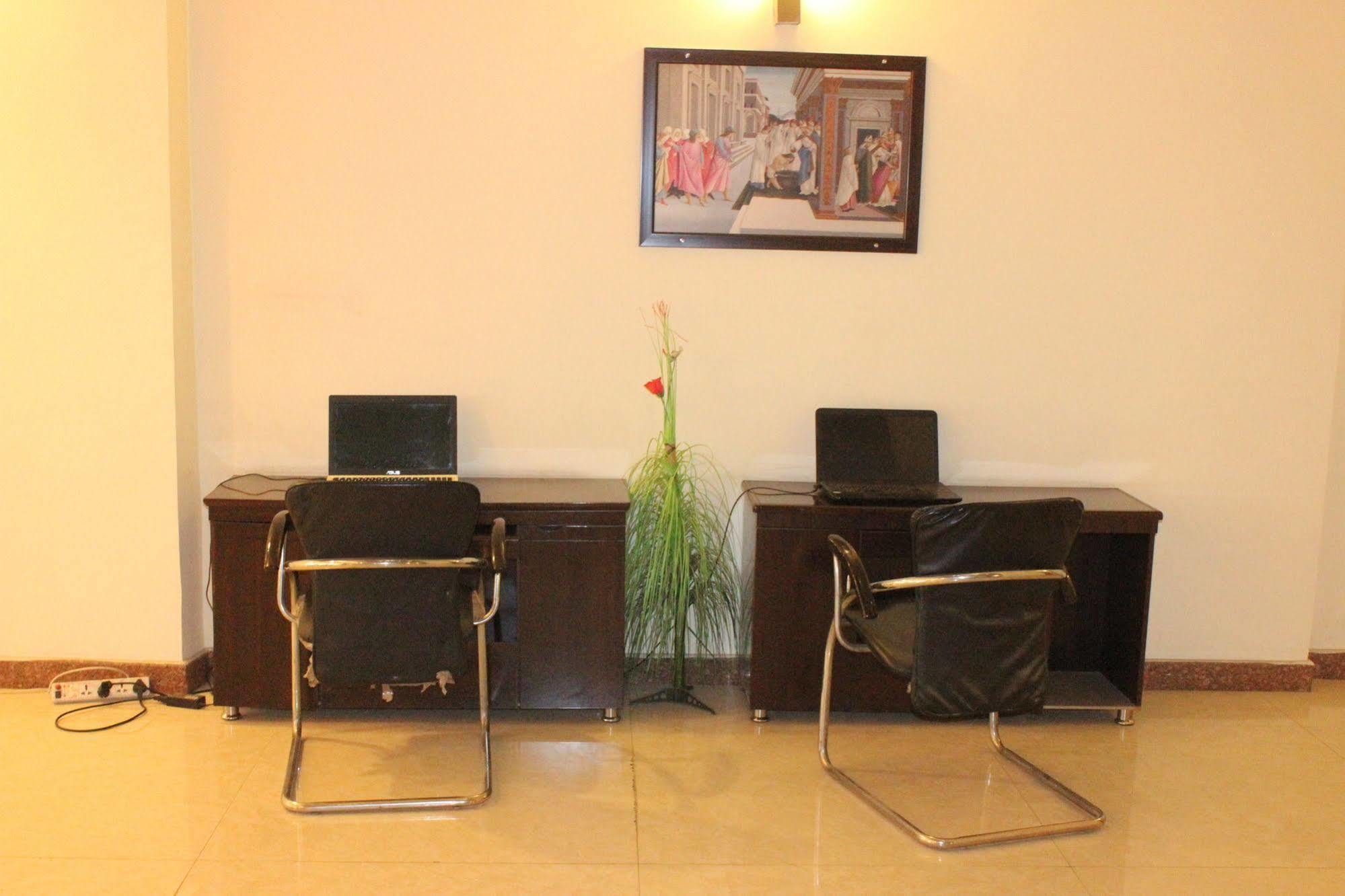 Hotel Hong Kong Inn Amritsar Buitenkant foto