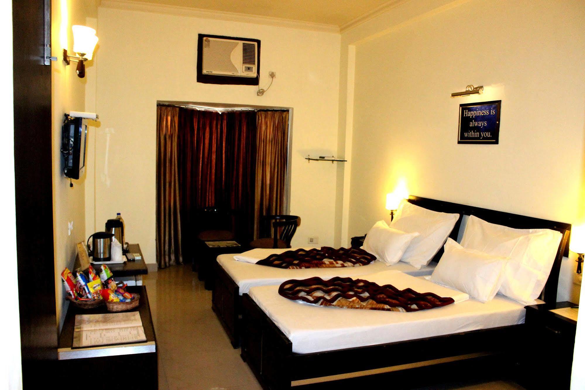 Hotel Hong Kong Inn Amritsar Buitenkant foto