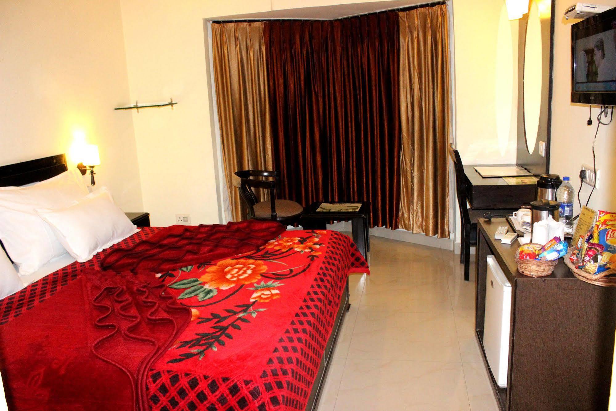 Hotel Hong Kong Inn Amritsar Buitenkant foto